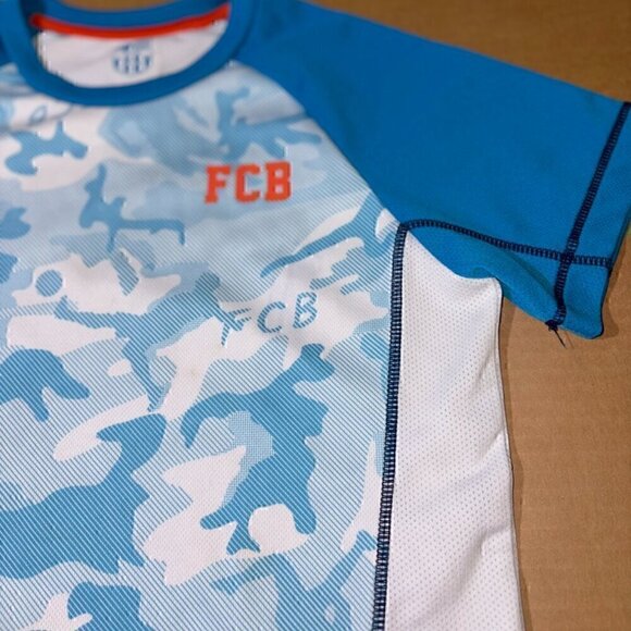 FCB BARCELONA YOUTH SMALL JERSEY SHIRT CAMO FUTBOL SOCCER - Picture 1 of 7
